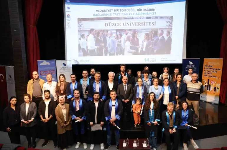 Düzce Üniversitesi’nde mezunlarla anlamlı buluşma
