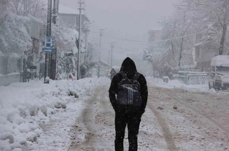 Düzce’de 2 ilçede okullar tatil edildi
