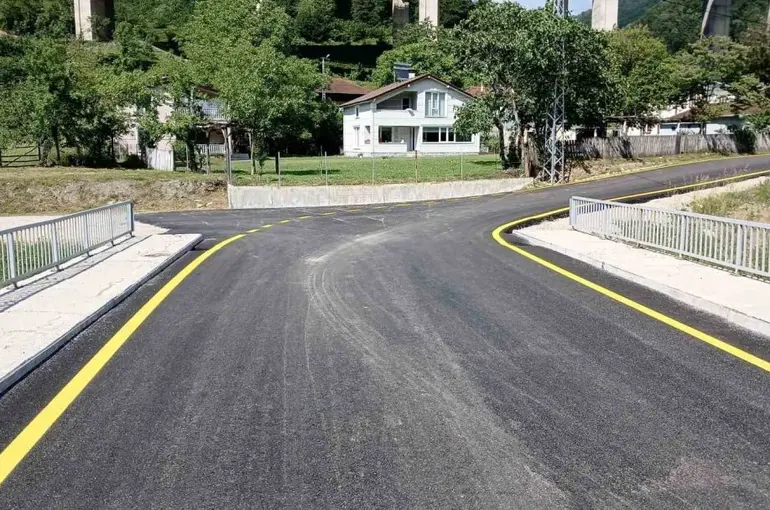 Düzce’de köylerde yol çizgi çalışmaları tamamlanıyor
