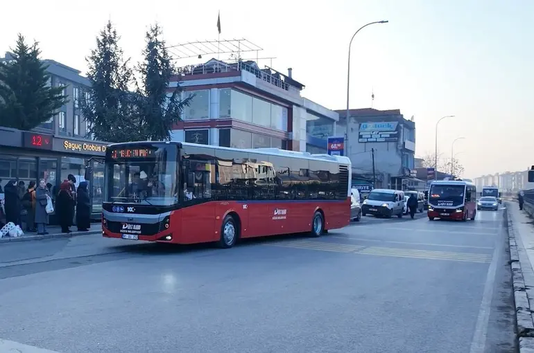 Düzce’de öğrenciye 1 biniş 9.60 lira oldu
