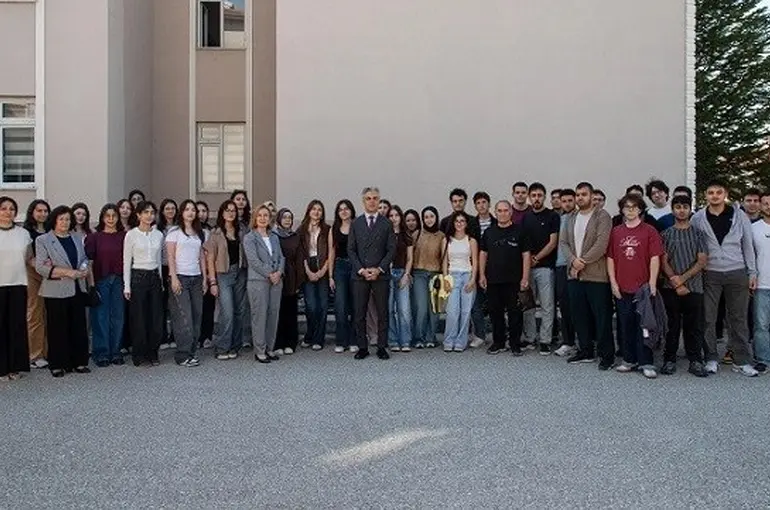 EBYÜ Rektörü Kuyrukluyıldız, Tıp Fakültesi öğrencileriyle buluştu
