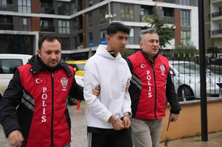 Edirne’de 30 bıçak darbesiyle 16 yaşındaki sevgilisini öldürmüştü: İfadesinde mahkeme salonu buz kesti
