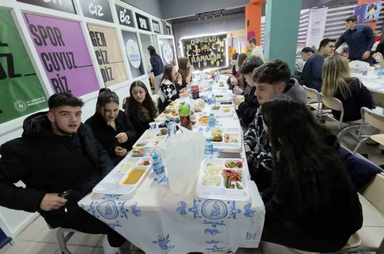 Edirne’de imece usulü iftar: Okul içinde Ramazan bereketi
