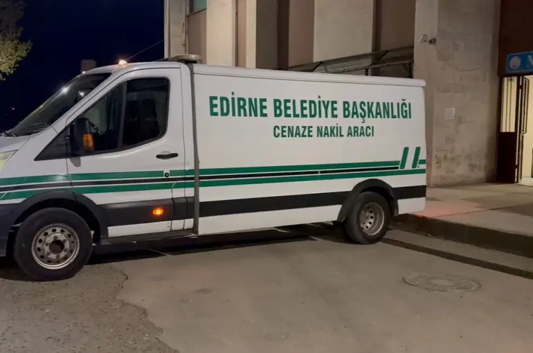 Edirne’de kayıp yaşlı adam ağaçlık alanda ölü bulundu
