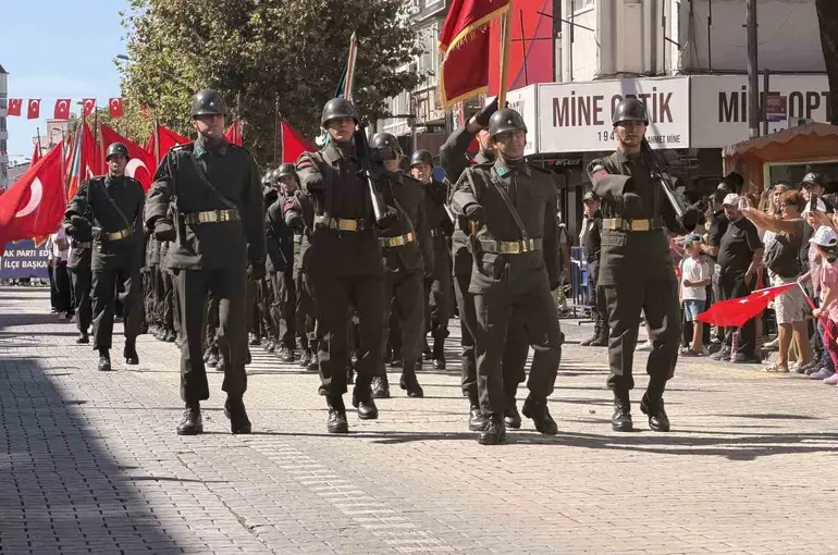 Edremit’in kurtuluşunun 104. yılı coşku ve gururla kutlandı
