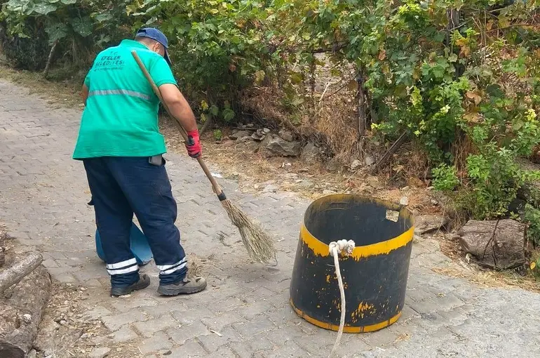Efeler Belediyesi’nden, Eğrikavak’ta temizlik çalışması
