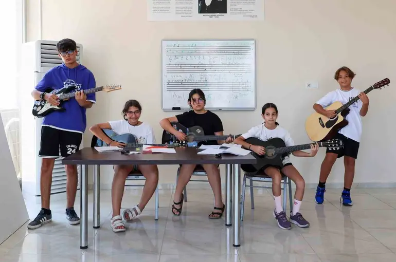 Efeler’de müzik akademisi kursları başlıyor
