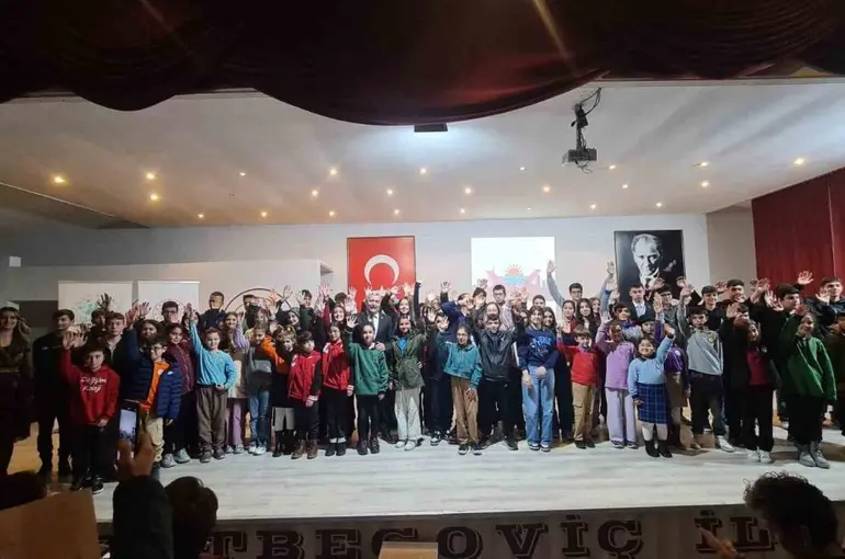 Efeler’de öğrenci meclisi açılış programı gerçekleştirildi
