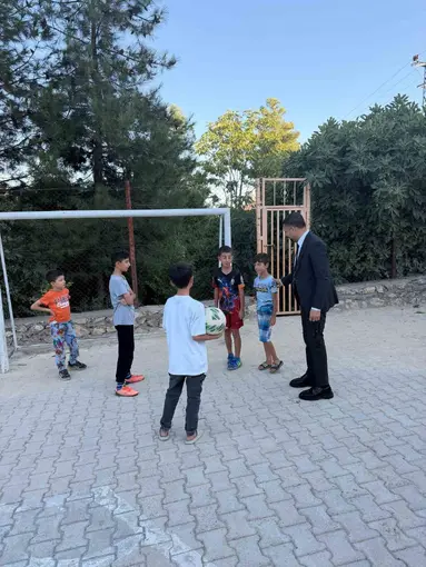 Eğil’de öğrencilere kırtasiye desteği
