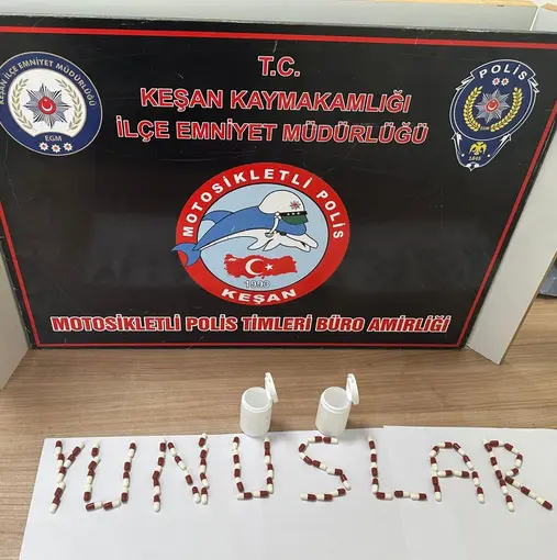 Ehliyetsiz plakasız motosiklet kullanırken üzerinde uyuşturucu çıktı
