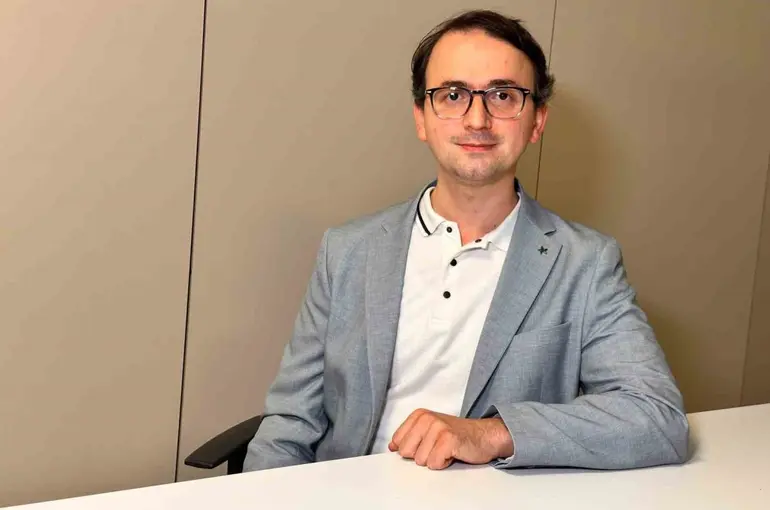 Ekran bağımlılığına karşı ’bağımlılık yapmayan telefon’ tavsiyesi
