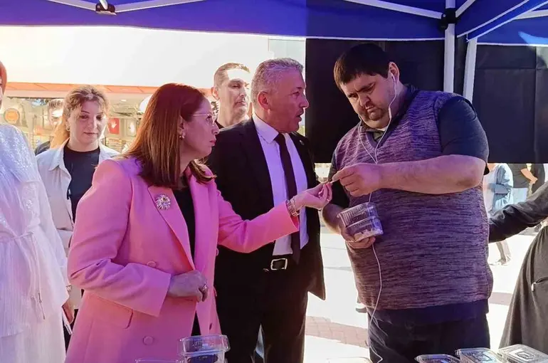 El emeği göz nuru eserler sergilendi
