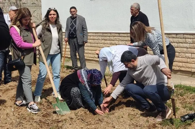 Elazığ’da  fidan dikme etkinliği
