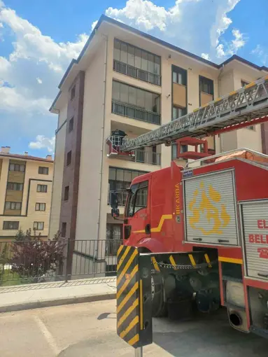 Elazığ’da haber alınmayan yaşlı kadın evinde ölü bulundu
