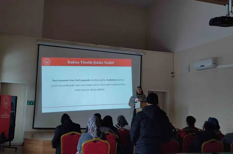 Elazığ’da kadına yönelik şiddetle mücadele eğitimi
