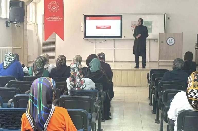 Elazığ’da kadına yönelik şiddetle mücadele eğitimi verildi
