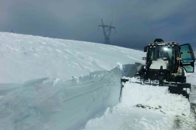 Elazığda kapalı köy yolları ulaşıma açıldı
