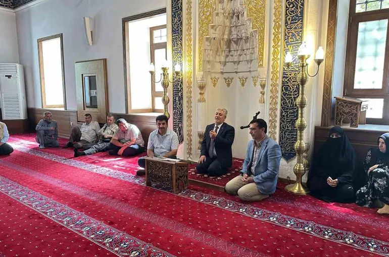 Elazığ’da umre yolcularına seminer
