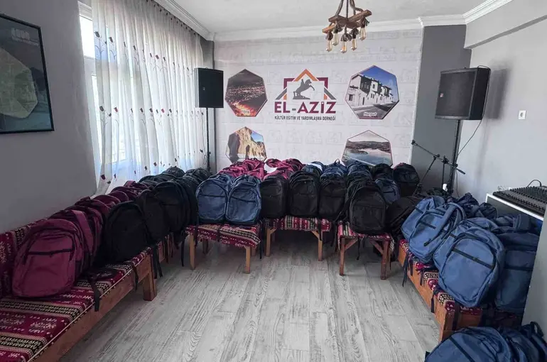 Elazizder’den 350 yetim ve öksüz öğrenciye kırtasiye desteği
