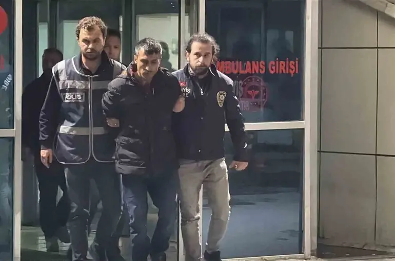 Elleri bağlanıp boğazları kesilen kardeşlerin davasında ilk duruşma görüldü
