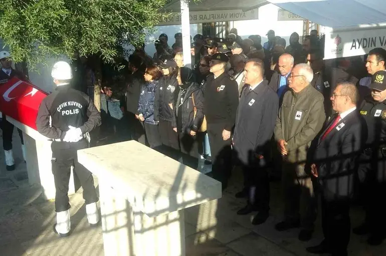 Emekli emniyet müdürü Yıldız hayatını kaybetti
