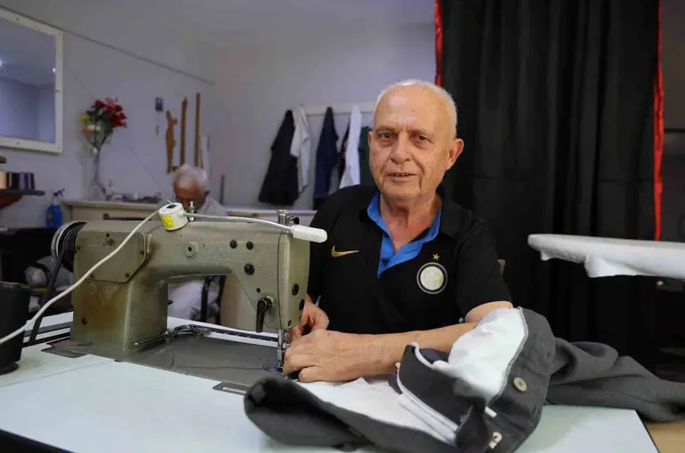 Emekliliğe alışmayınca 70 yaşından sonra dükkan açıp eski mesleğine geri döndü

