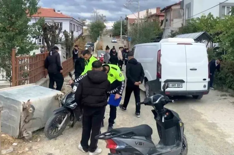 Emet’te okul çevrelerinde sıkı denetim: Kuralsız motosikletler çekildi

