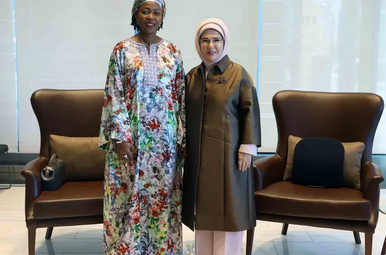 Emine Erdoğan, Sierra Leone Cumhurbaşkanı’nın eşi Fatima Maada Bio ile görüştü
