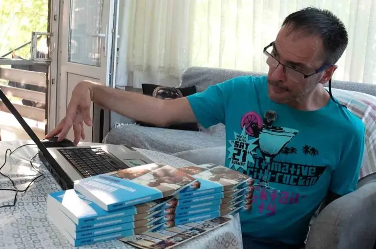 Engel tanımayan şair
