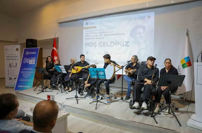Engelsiz yürekler, Aşık Veysel’in türkülerini yaşatıyor
