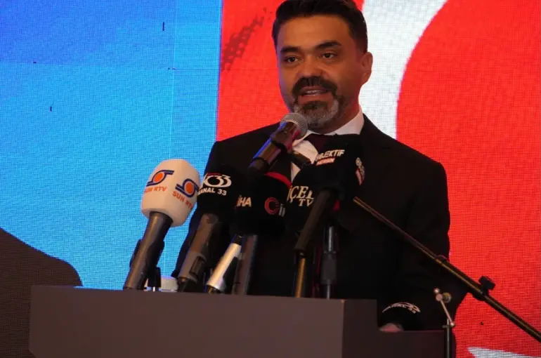 Erdemli TSO’ya adaylığını açıklayan Murat Topal: "Bizim yönetim anlayışımız, ortak akıl, ortak karar"

