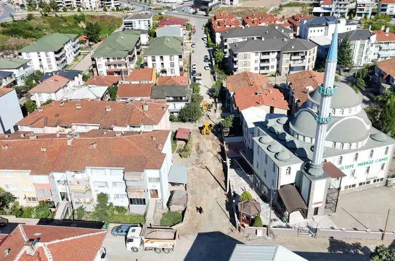 Erenler’in 15 sokağında asfalt çalışmalarına başlandı
