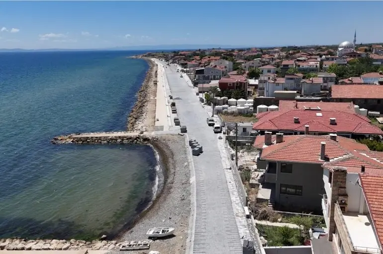 Eriklice Sahili yeni yüzüyle vatandaşların hizmetinde
