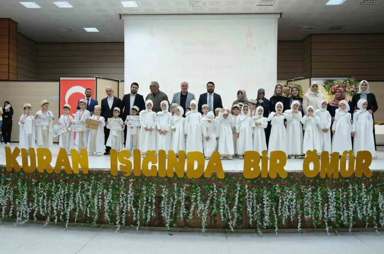 Erzincan’da miniklerin Kur’an sevinci
