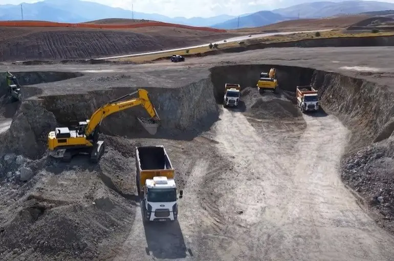 Erzincan’da Tarıma Dayalı İhtisas Besi OSB ile hayvancılıkta modern üretim hedefleniyor
