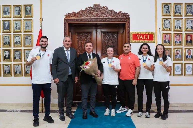 Erzincan’ın milli sporcuları 5 altın madalyayla gururlandırdı
