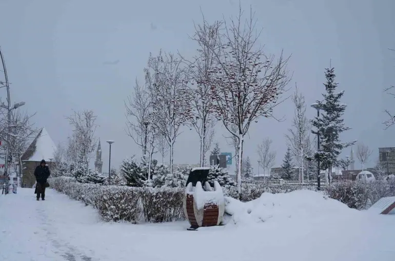 Erzurum, Erzincan ve Bayburt için kar uyarısı
