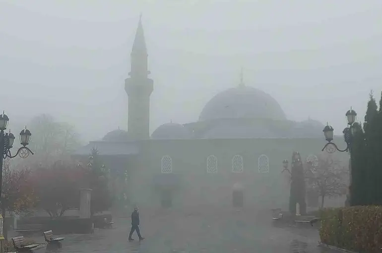 Erzurum güne sisle uyandı
