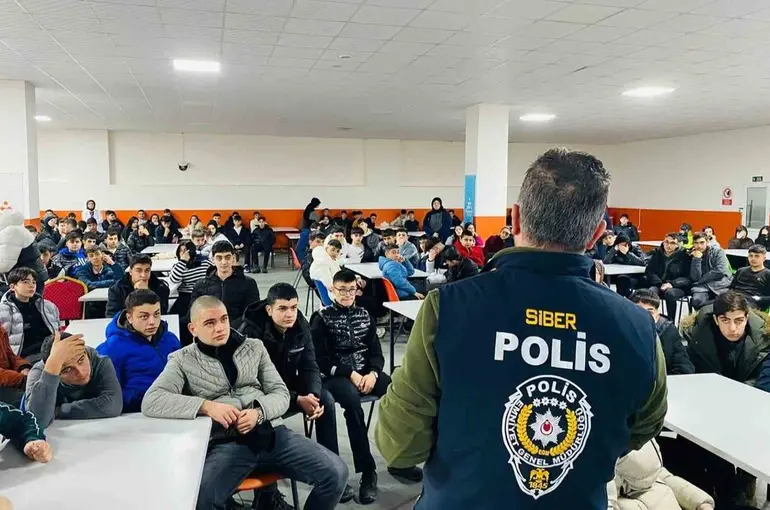 Erzurum polisinden sanal devriye
