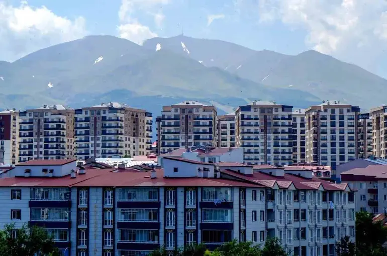 Erzurum’da 2026’nın ilk 8 ayında yabancılara 5 konut satıldı

