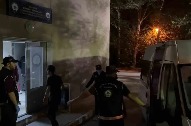Erzurum’da göçmen kaçakçılığı operasyonu
