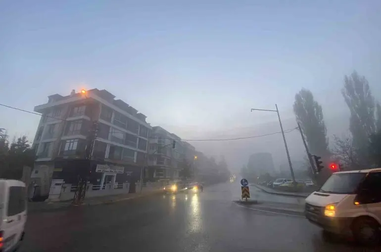 Eskişehir’de sis etkili oldu
