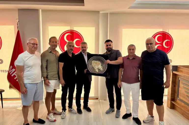 Esnaflar, MHP Kuşadası İlçe Başkanı Taşdemir ile görüştü
