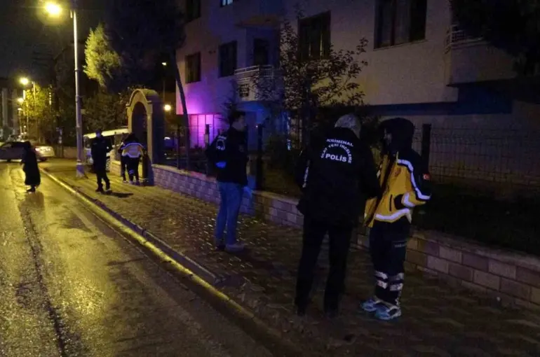 Evden gelen kötü koku acı gerçeği ortaya çıkardı: Yaşlı adam ölü bulundu
