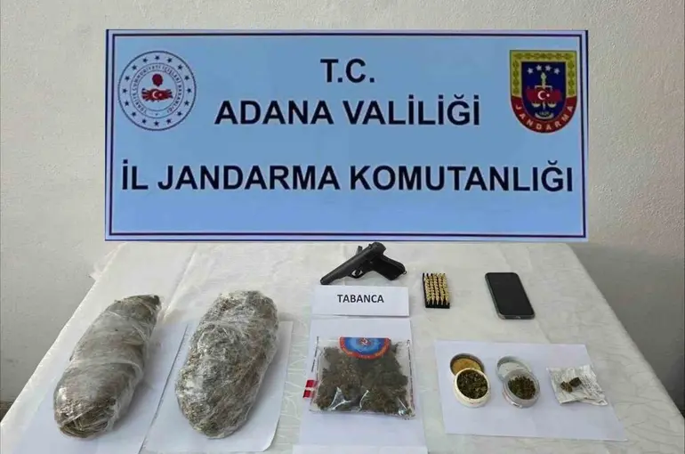 Evinde bir kilogram esrar ele geçirilen şüpheli tutuklandı

