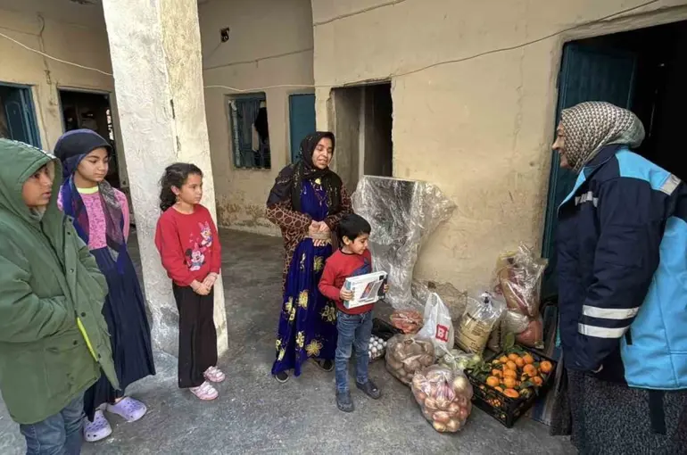 Eyyübiye’de yetimlerin yüzü güldü
