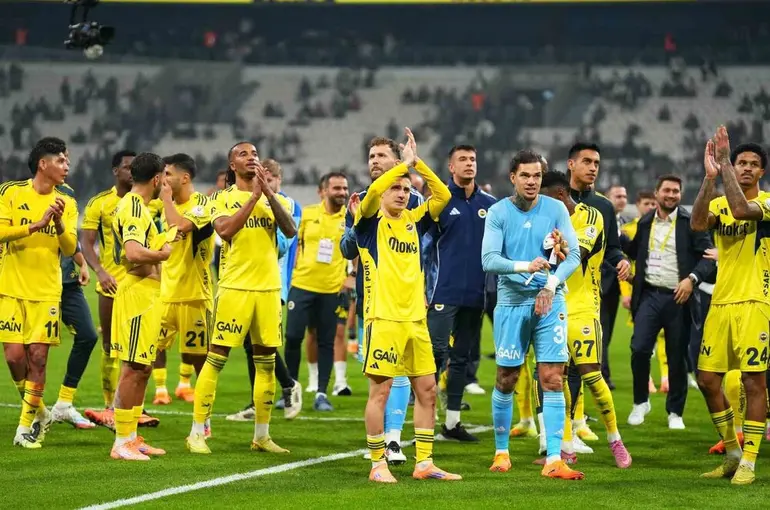 Fenerbahçe, 2-0 geriden gelerek derbiyi kazandı
