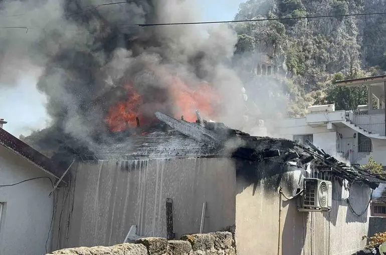 Fethiye’de ev yangını korkuttu

