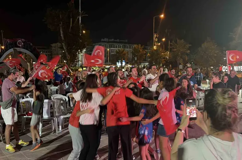 Filenin Sultanları’nın Avrupa şampiyonluğu Osmaniye’de coşkuyla kutlandı
