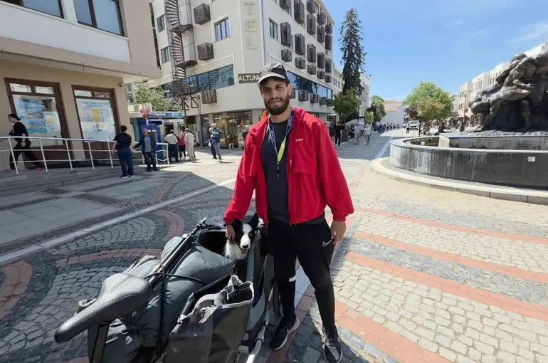 Filistin için pedal çeviriyor: Berlin’den Tokyo’ya uzanan yolculuk Edirne’den geçti
